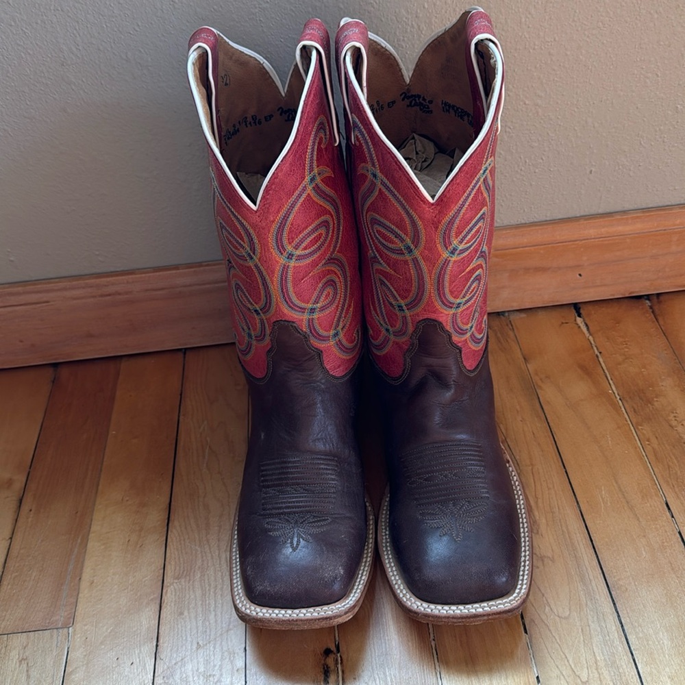 Women’s Tony Lama western boots